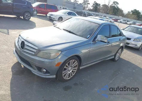 2008 Mercedes-Benz C 300 Luxury/Sport z USA, uszkodzony, nr VIN WDDGF54XX8F064031